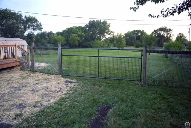 1721 SW 72nd Pl, Topeka, KS 66619