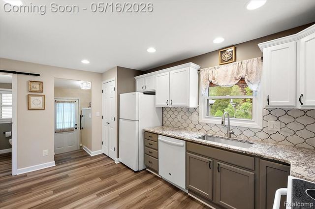 8529 Munrovia Street, Shelby Twp, MI 48317