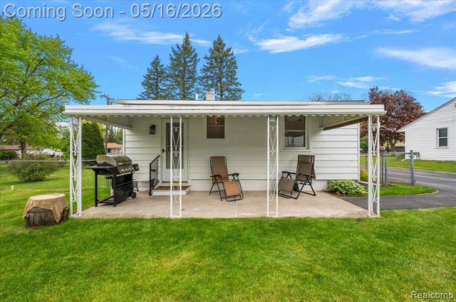 8529 Munrovia Street, Shelby Twp, MI 48317