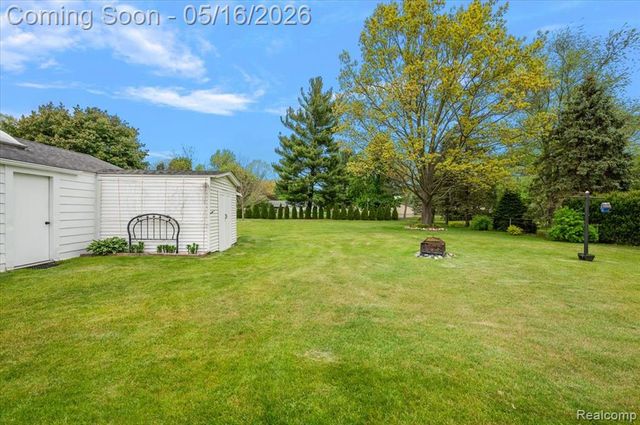 8529 Munrovia Street, Shelby Twp, MI 48317