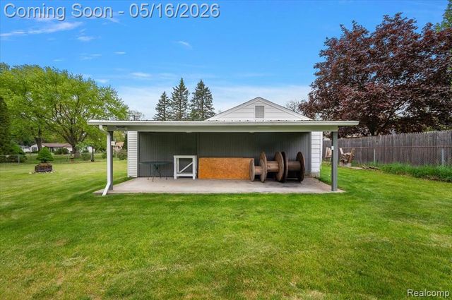 8529 Munrovia Street, Shelby Twp, MI 48317