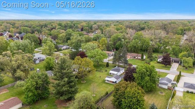 8529 Munrovia Street, Shelby Twp, MI 48317