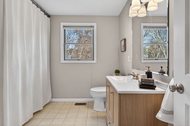 16 Andrews Farm Rd, Boxford, MA 01921