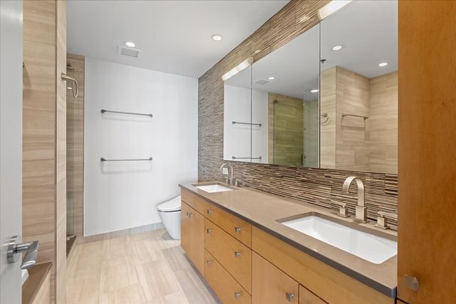 250 E Pearson Street 1601, Chicago, IL 60611