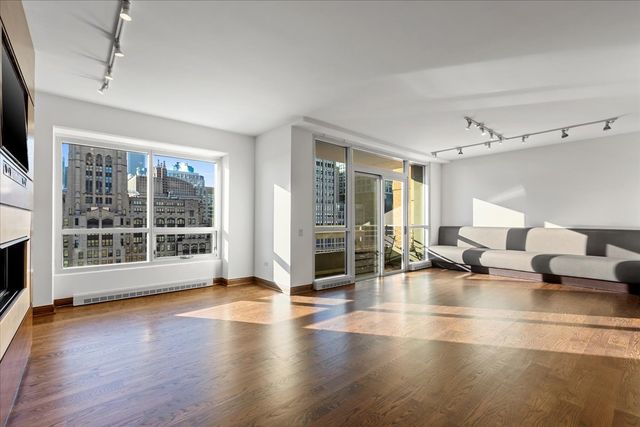 250 E Pearson Street 1601, Chicago, IL 60611