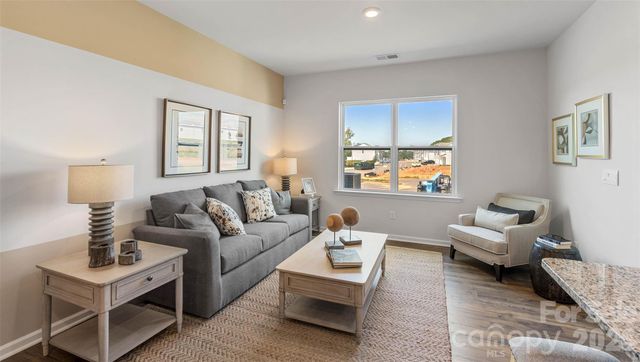 74 Caroline Valley Lane, Hendersonville, NC 28792