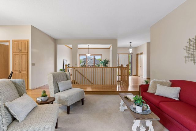 10947 Alexandra Court, Inver Grove Heights, MN 55077