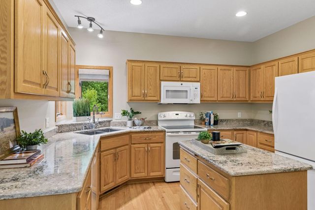 10947 Alexandra Court, Inver Grove Heights, MN 55077