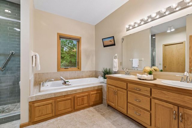 10947 Alexandra Court, Inver Grove Heights, MN 55077