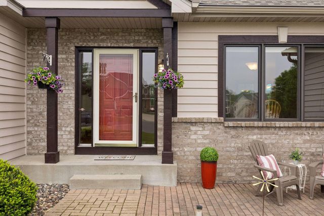 10947 Alexandra Court, Inver Grove Heights, MN 55077