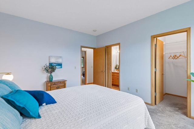 10947 Alexandra Court, Inver Grove Heights, MN 55077