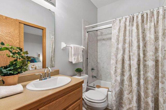10947 Alexandra Court, Inver Grove Heights, MN 55077