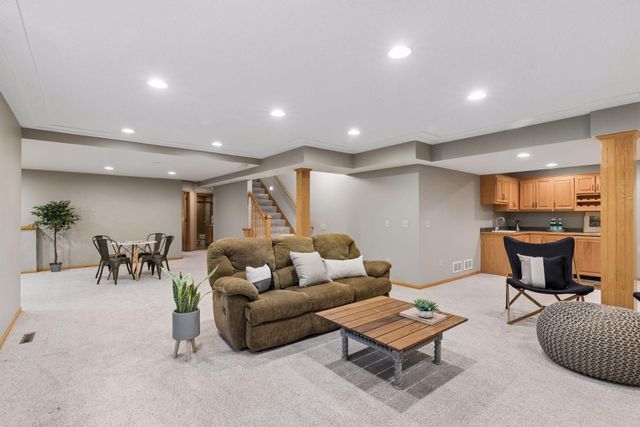 10947 Alexandra Court, Inver Grove Heights, MN 55077