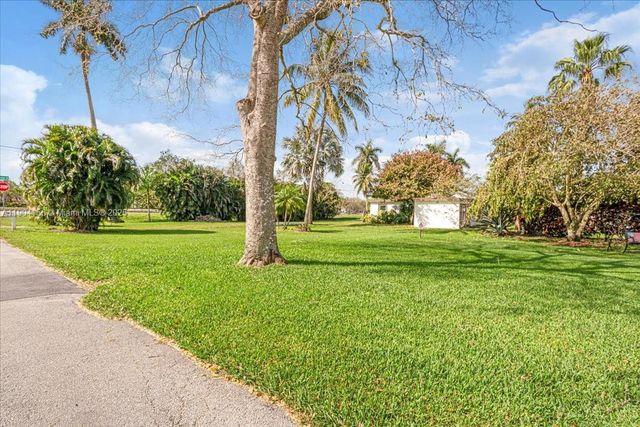 4421 SW 73rd Ter, Davie, FL 33314