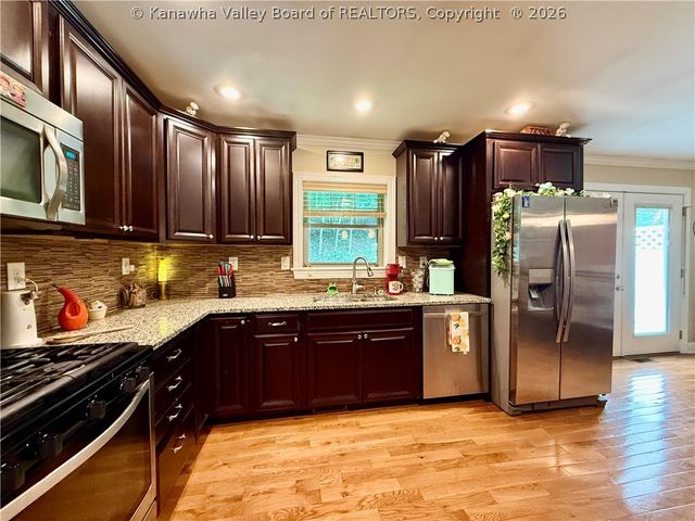 1432 New Hope Road, Elkview, WV 25071
