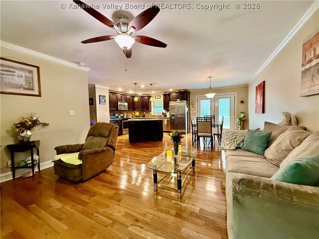 1432 New Hope Road, Elkview, WV 25071