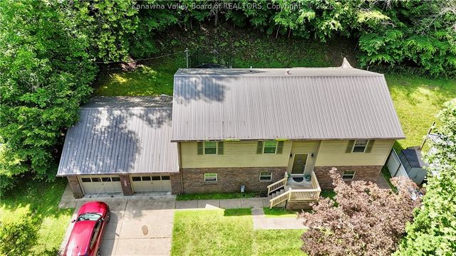 1432 New Hope Road, Elkview, WV 25071