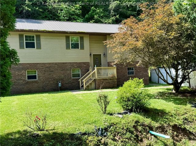 1432 New Hope Road, Elkview, WV 25071