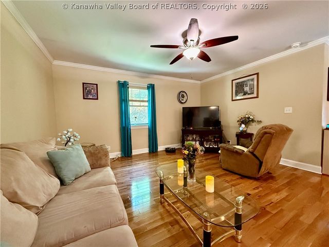 1432 New Hope Road, Elkview, WV 25071