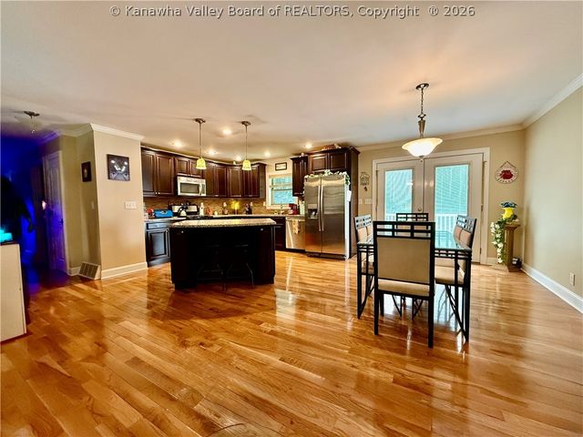 1432 New Hope Road, Elkview, WV 25071