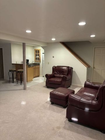 2 Lafayette Dr, Marlborough, MA 01752
