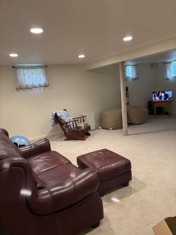 2 Lafayette Dr, Marlborough, MA 01752
