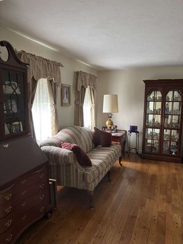 2 Lafayette Dr, Marlborough, MA 01752
