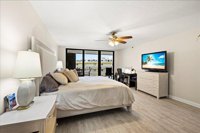 1167 Hillsboro Mile 509, Hillsboro Beach, FL 33062