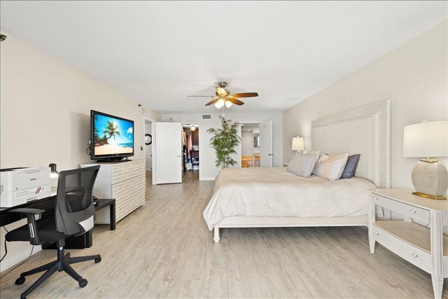 1167 Hillsboro Mile 509, Hillsboro Beach, FL 33062