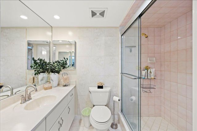 1167 Hillsboro Mile 509, Hillsboro Beach, FL 33062