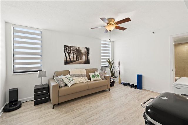 1167 Hillsboro Mile 509, Hillsboro Beach, FL 33062
