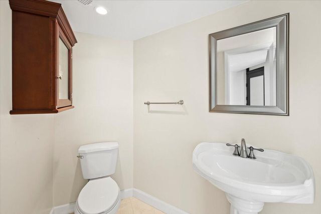 1167 Hillsboro Mile 509, Hillsboro Beach, FL 33062