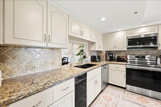 1167 Hillsboro Mile 509, Hillsboro Beach, FL 33062