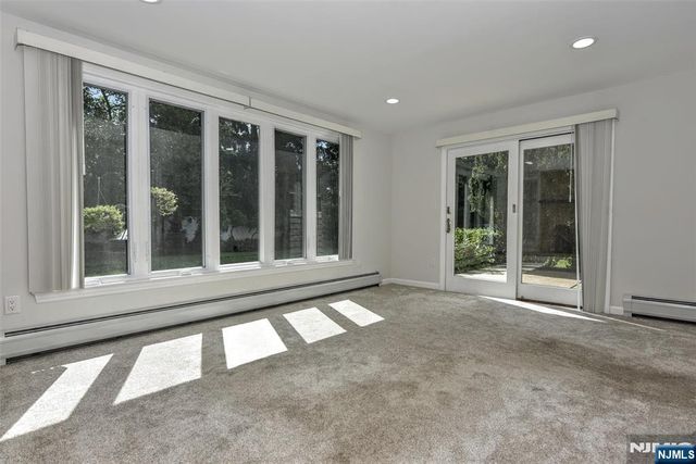 320 Monroe Avenue, Wyckoff, NJ 07481