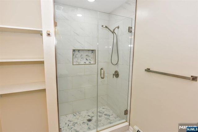320 Monroe Avenue, Wyckoff, NJ 07481