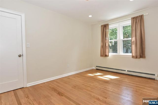320 Monroe Avenue, Wyckoff, NJ 07481