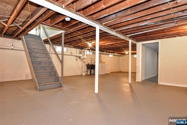 320 Monroe Avenue, Wyckoff, NJ 07481