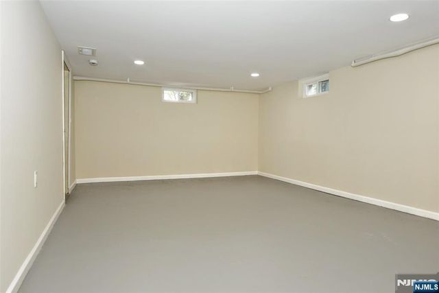 320 Monroe Avenue, Wyckoff, NJ 07481
