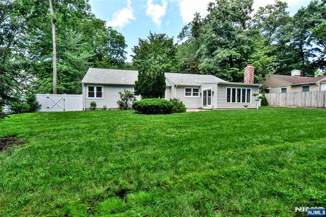 320 Monroe Avenue, Wyckoff, NJ 07481