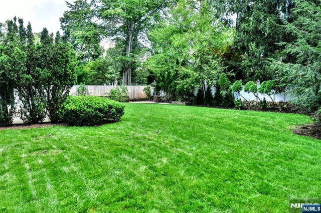 320 Monroe Avenue, Wyckoff, NJ 07481