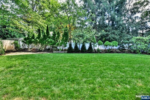 320 Monroe Avenue, Wyckoff, NJ 07481
