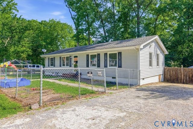 1405 Lee Ln, Hopewell, VA 23860