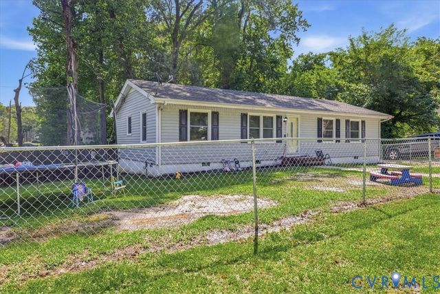 1405 Lee Ln, Hopewell, VA 23860