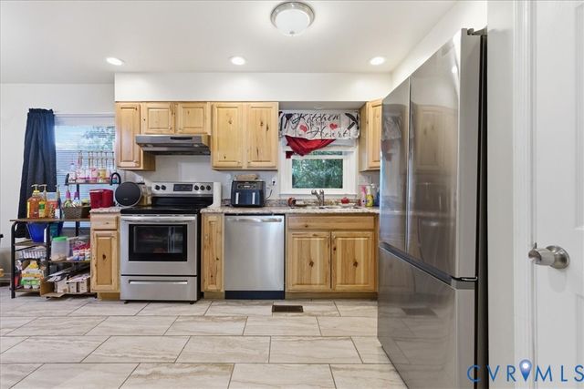 1405 Lee Ln, Hopewell, VA 23860