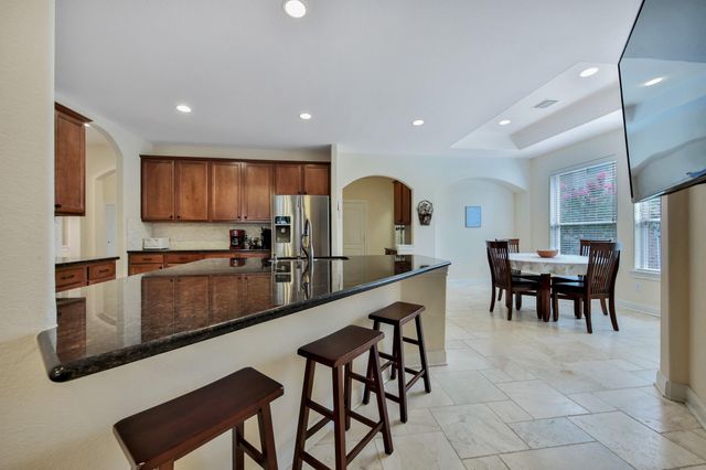 102 Buck Trail Place, The Woodlands, TX 77389