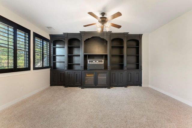 102 Buck Trail Place, The Woodlands, TX 77389