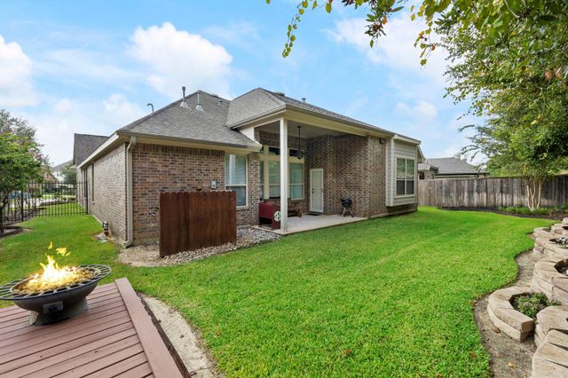 102 Buck Trail Place, The Woodlands, TX 77389