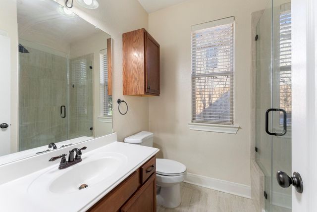 102 Buck Trail Place, The Woodlands, TX 77389