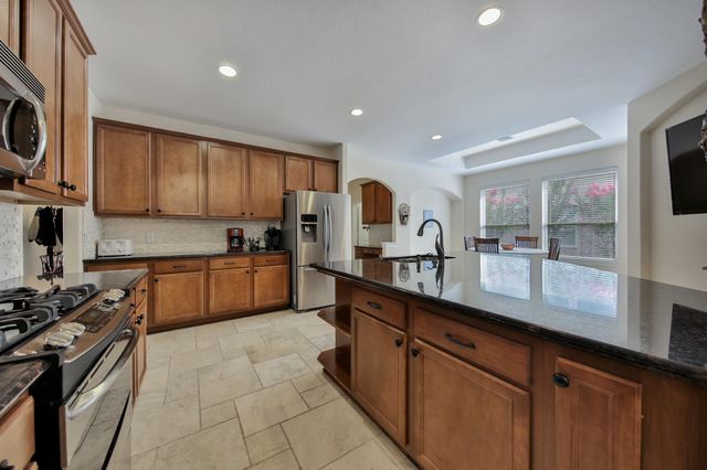 102 Buck Trail Place, The Woodlands, TX 77389