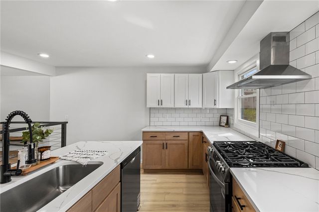 15 Aprille Lane, Rush, NY 14543